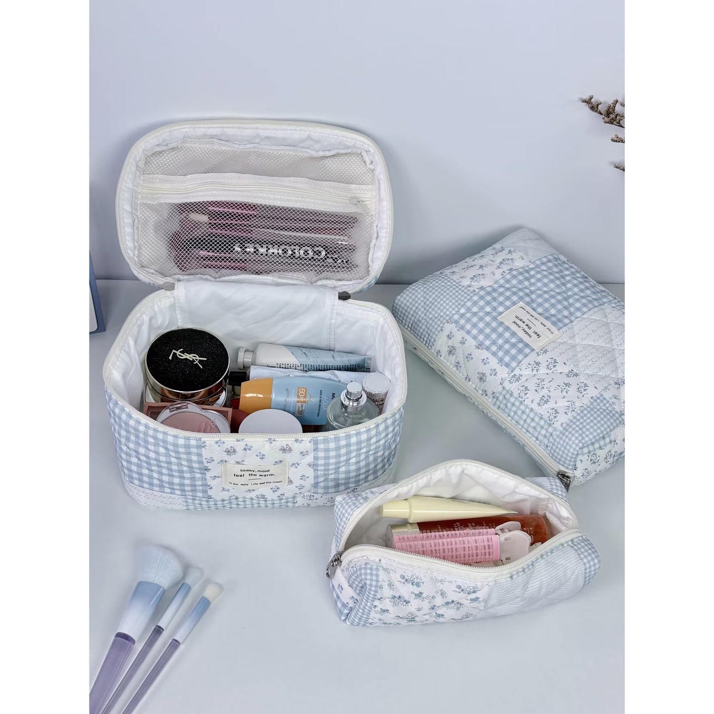 3PCS Large Travel Quilted Makeup Bag for Women, Floral Cotton Cosmetic Bag, Coquette Aesthetic Floral Toiletry Organizer Bag, Big Strawberry