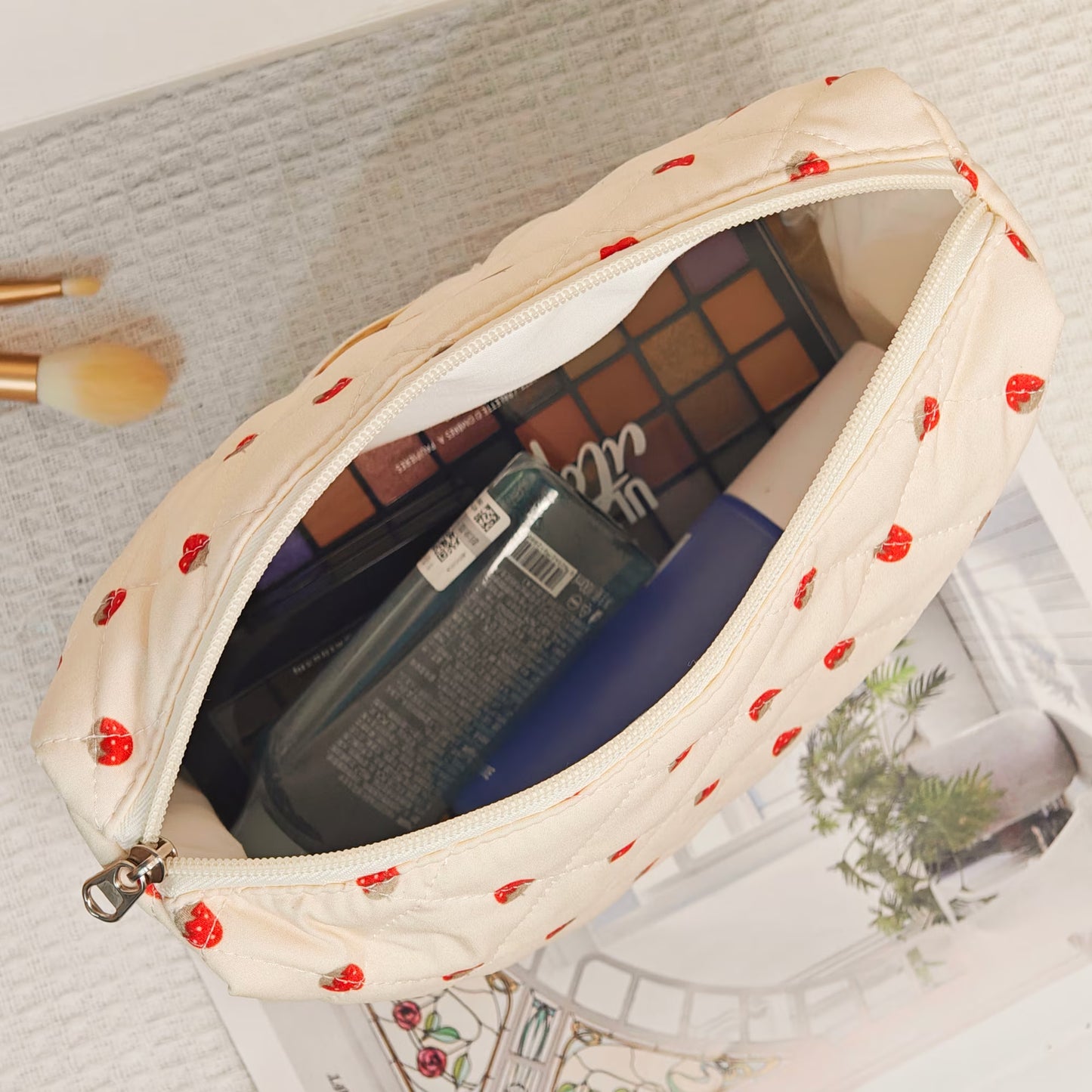 3PCS Large Travel Quilted Makeup Bag for Women, Floral Cotton Cosmetic Bag, Coquette Aesthetic Floral Toiletry Organizer Bag, Big Strawberry