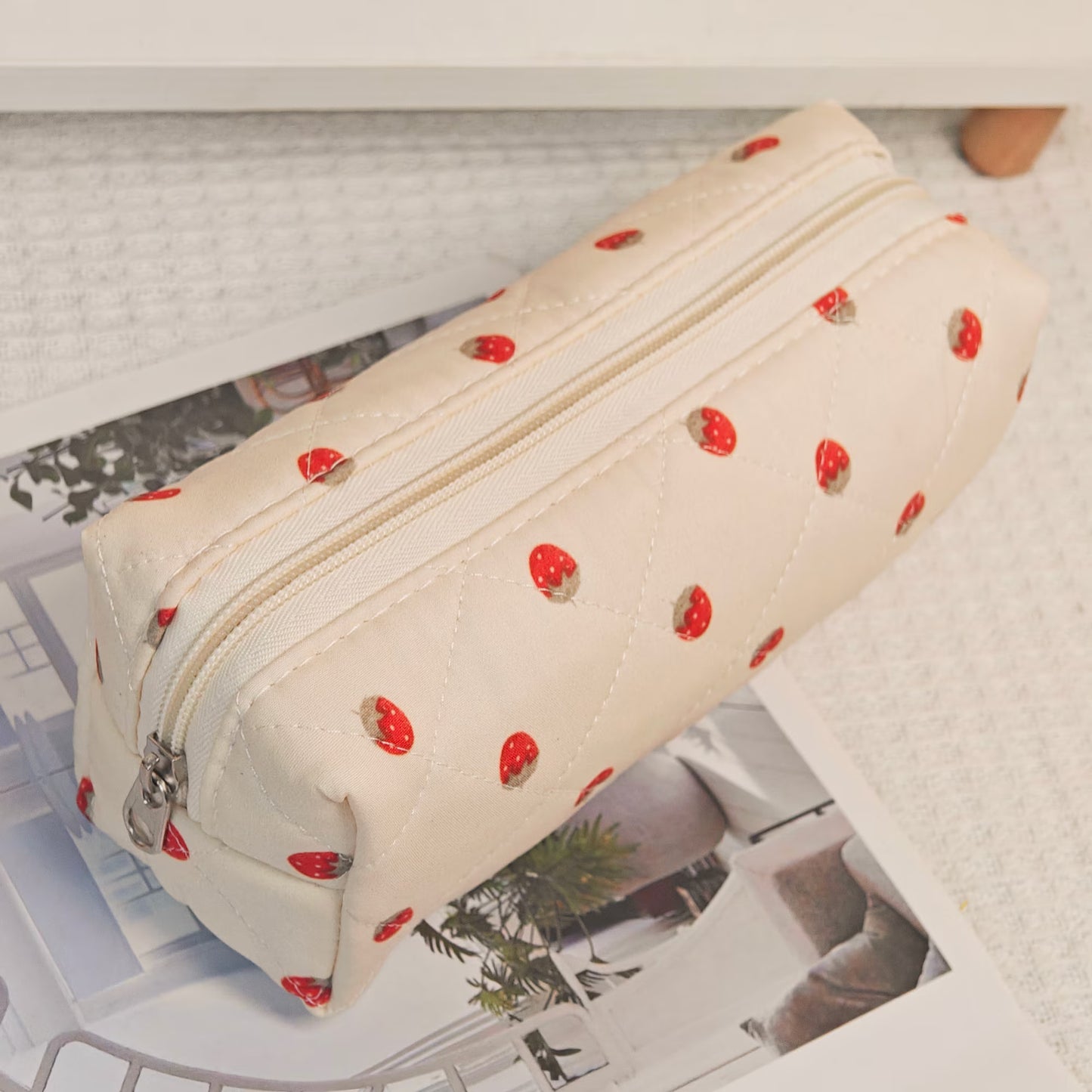 3PCS Large Travel Quilted Makeup Bag for Women, Floral Cotton Cosmetic Bag, Coquette Aesthetic Floral Toiletry Organizer Bag, Big Strawberry